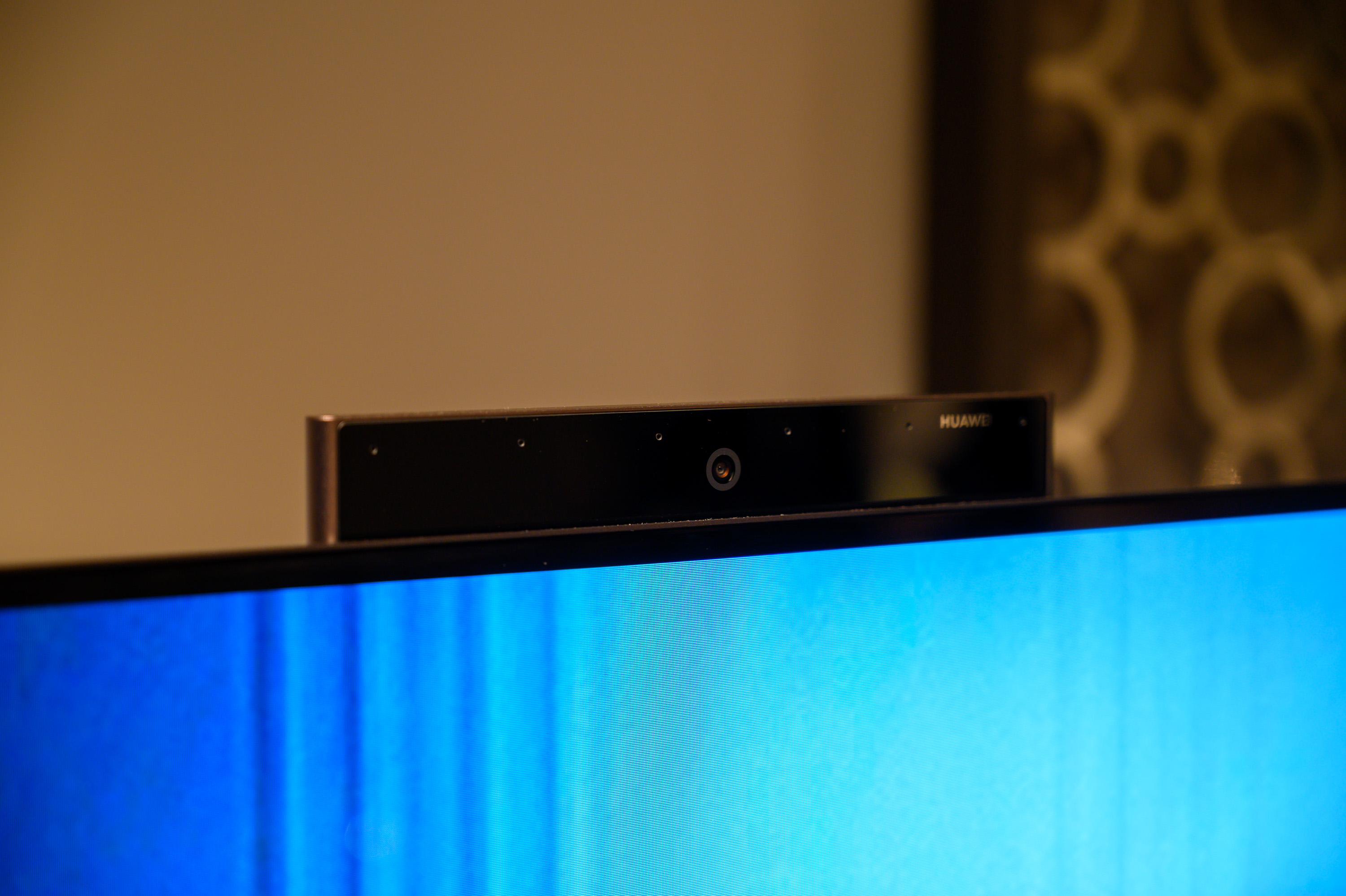 Smart Bar结合OLED显示，华为智慧屏X65首发体验 | 钛开箱