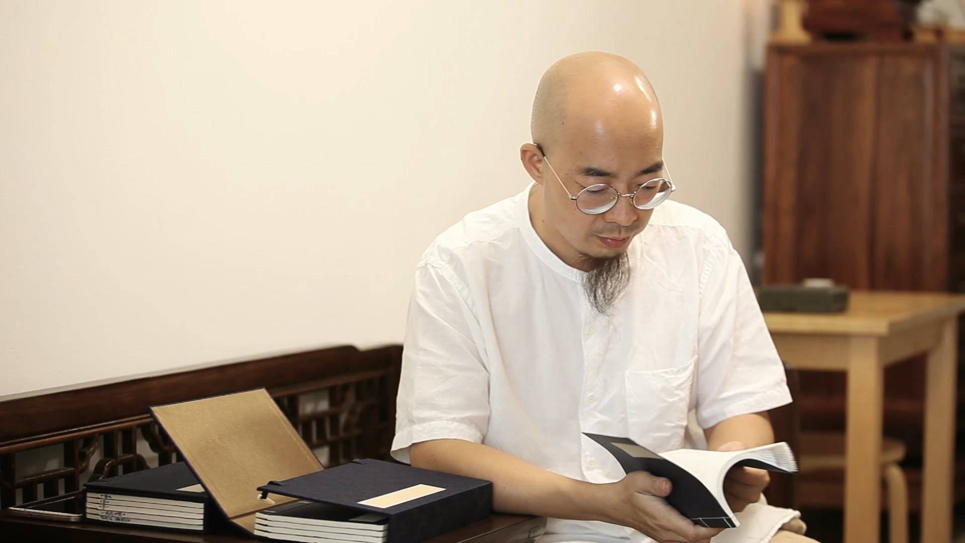 22点tv艺术家系列 | 狼湖居士对她每年必做的一件事