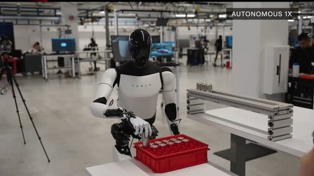 特斯拉Optimus二代人形机器人 | 钛媒体AGI