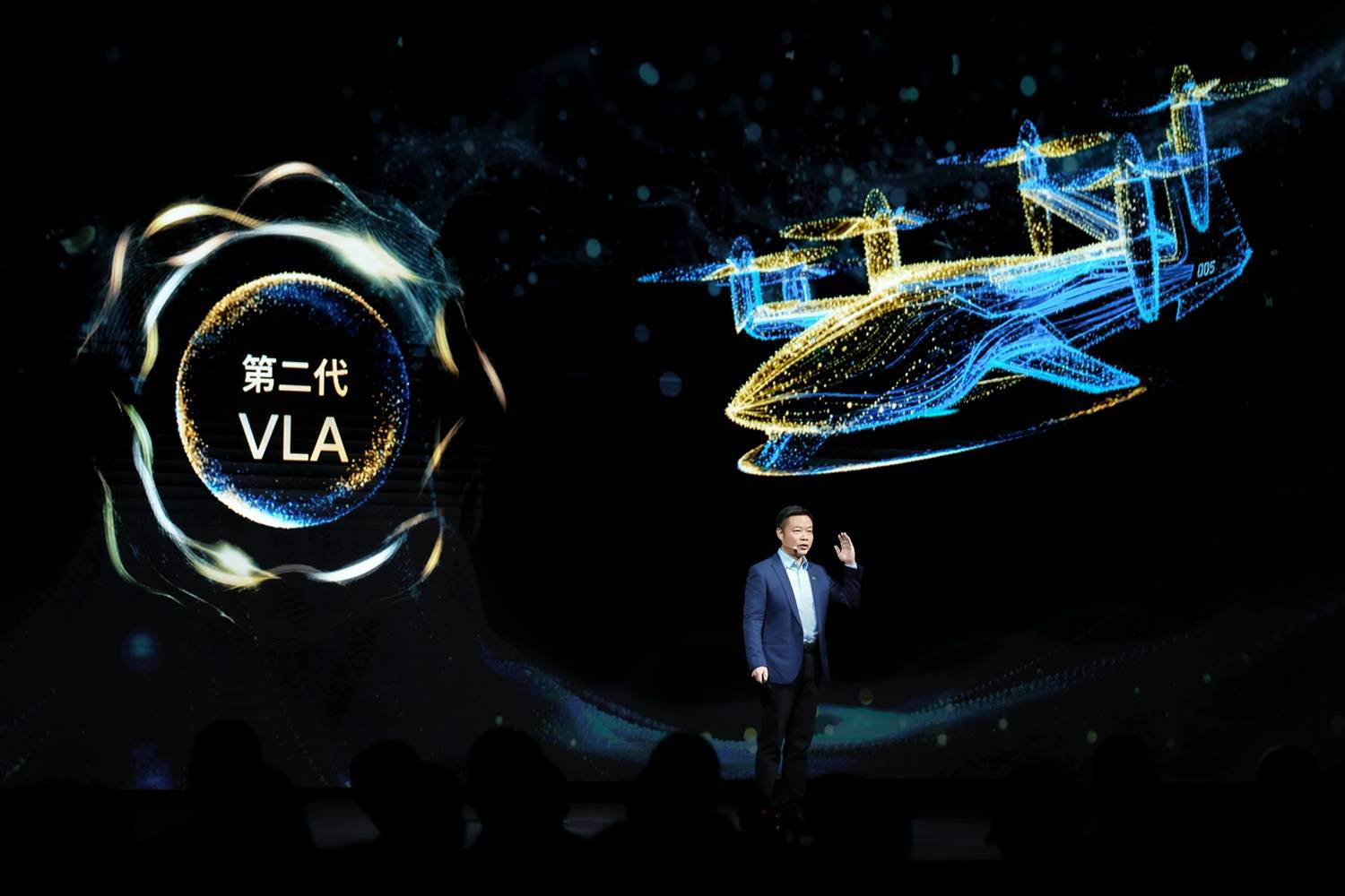 物理AI竞速战刚打响，小鹏就用“猫步”走到了特斯拉前面？