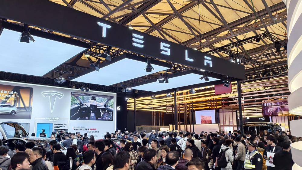 突发！特斯拉跨界“造芯” 挑战台积电！官宣自建芯片工厂